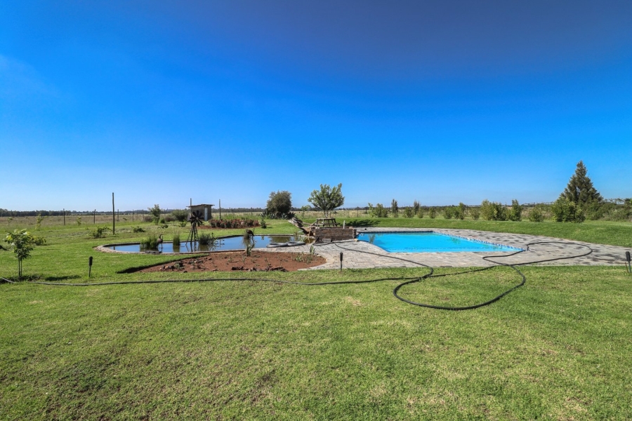 Commercial Property for Sale in La Hoff North West